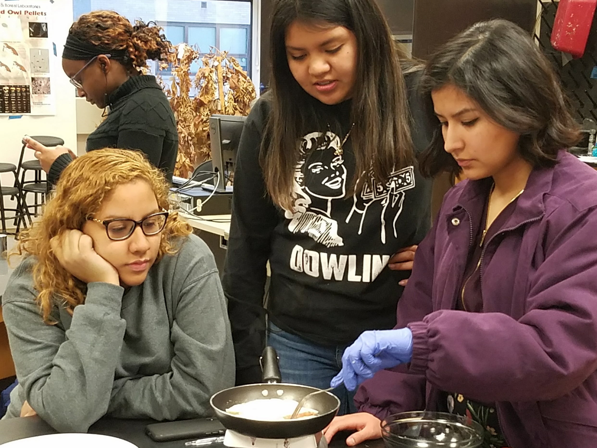 Alverno College Girls' Academy of Science and Math Wants More Girls in STEM Fields