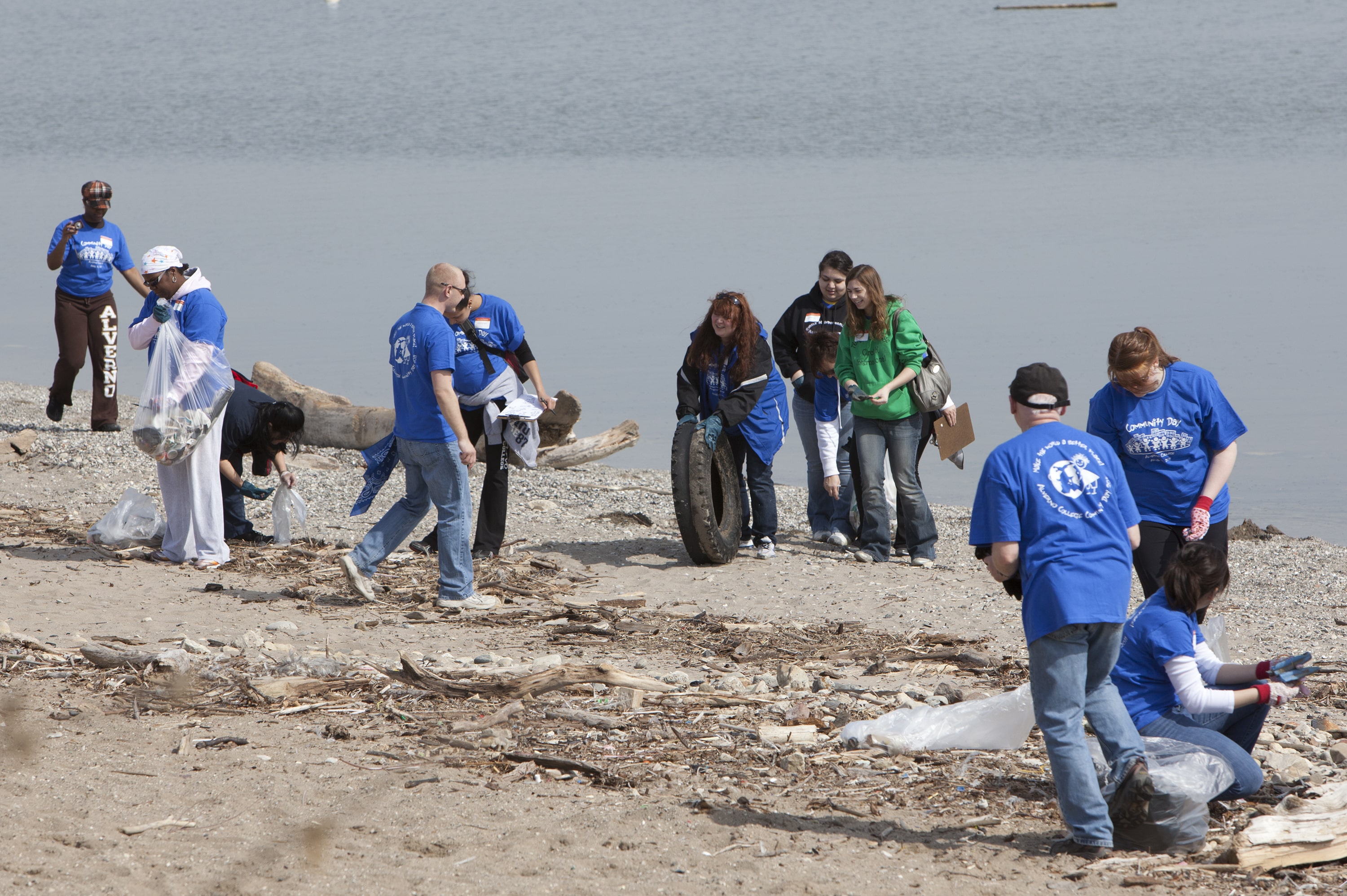 Alverno College Cancels Classes For One Day So Students Can Volunteer